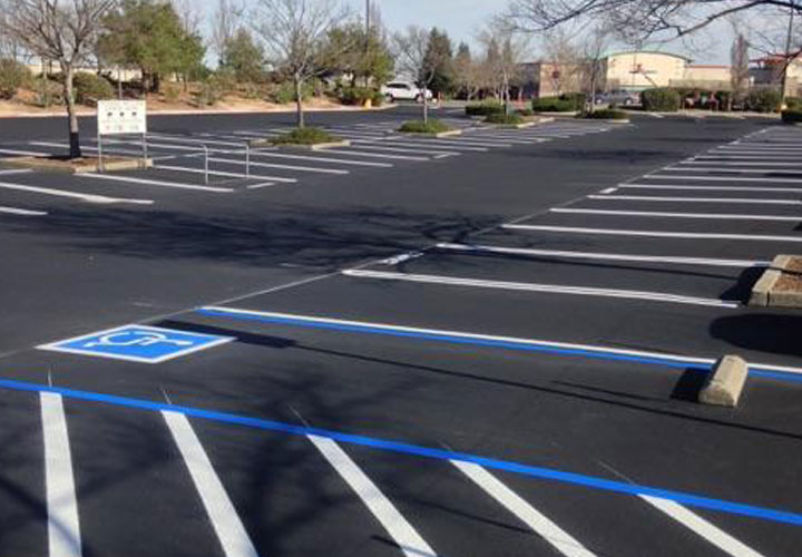 commercial contractor for parking lot striping
